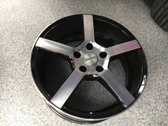 Vossen. 7.0x17, 5x114.30, ET40, ЦО 67,1 мм.