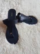 Босоножки. 40