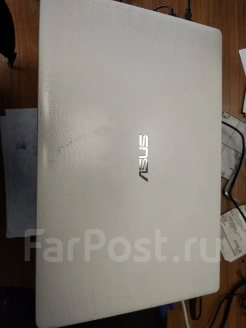 Asus X502C. 15.6", 1 500����, ��� 4 ��, ���� 320���, WiFi: 1, Bluetooth: 1, ����������� �� 5��. ����