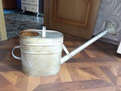 Лейки садовые.