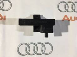 Антенна системы санкц-го доступа и пуска двиг Audi A5 2008-2011 год. Audi: A6 allroad quattro, Q5, S6, R8, S8, A4 allroad quattro, S5, S4, Coupe, A8...