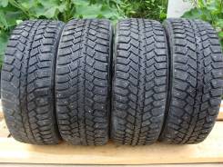 Kumho I'Zen WIS KW19. Зимние, шипованные, 2014 год, износ: 10%, 4 шт
