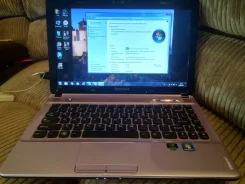 Lenovo IdeaPad Z360. 13", 2 400,0����, ��� 4 ��, ���� 500���, WiFi, Bluetooth, ����������� �� 2��.