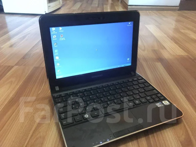 Samsung N210. 10.1", 1,7����, ��� 1024 ��, ���� 250���, WiFi: 1, Bluetooth: 1, ����������� �� 7��. ����