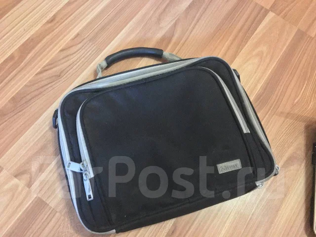 Samsung N210. 10.1", 1,7����, ��� 1024 ��, ���� 250���, WiFi: 1, Bluetooth: 1, ����������� �� 7��. ����