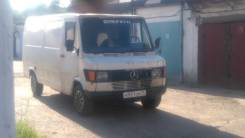Mercedes-Benz 307D. Продам грузовой фургон Mersedes-Benz, 2 400 куб. см., 3 места
