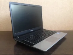 Samsung 300E4A. 14", 2,2����, ��� 4 ��, ���� 320���, WiFi: 1, Bluetooth: 1, ����������� �� 3��. ����