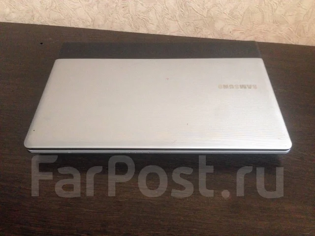 Samsung 300E4A. 14", 2,2����, ��� 4 ��, ���� 320���, WiFi: 1, Bluetooth: 1, ����������� �� 3��. ����