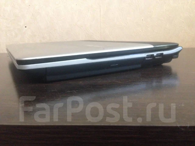 Samsung 300E4A. 14", 2,2����, ��� 4 ��, ���� 320���, WiFi: 1, Bluetooth: 1, ����������� �� 3��. ����