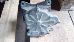 Насос вакуумный. Toyota Estima Emina, CXR10, CXR10G, CXR11, CXR11G, CXR20, CXR20G, CXR21, CXR21G Toyota Estima Lucida, CXR10, CXR10G, CXR11, CXR11G, C...