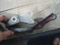 Крепление капота. Toyota: Crown, Verossa, Brevis, Mark II Wagon Blit, Crown Majesta Двигатели: 2JZGE, 2JZFSE, 1JZGE, 1JZFSE, 1JZGTE, 1GFE, 1UZFE