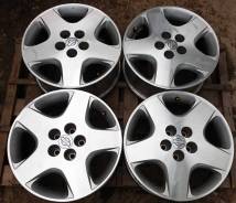 Nissan. 7.5x17, 5x114.30, ET35, ЦО 66,1 мм.