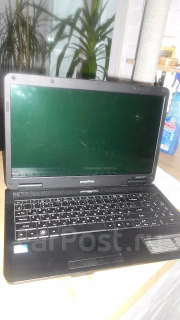 eMachines E527. 15.6", ��� 2048 ��, WiFi: 1 ����