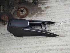 Подлокотник. Mercedes-Benz M-Class, W164