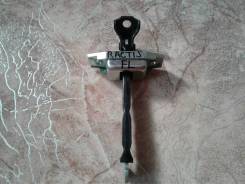 Ограничитель двери. Toyota Ractis, NCP100, NCP105, SCP100 Двигатели: 1NZFE, 2SZFE