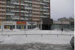 Помещение свободного назначения (торговое, сфера услуг, развлечений). 887 кв. м., улица Панфиловцев 34а, р-н Индустриальный