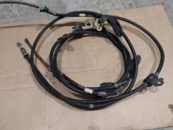 Тросик ручного тормоза. Toyota Wish, ZNE10, ANE10, ZGE20, ZGE21 Двигатели: 2ZRFAE, 1ZZFE, 3ZRFAE, 1AZFSE