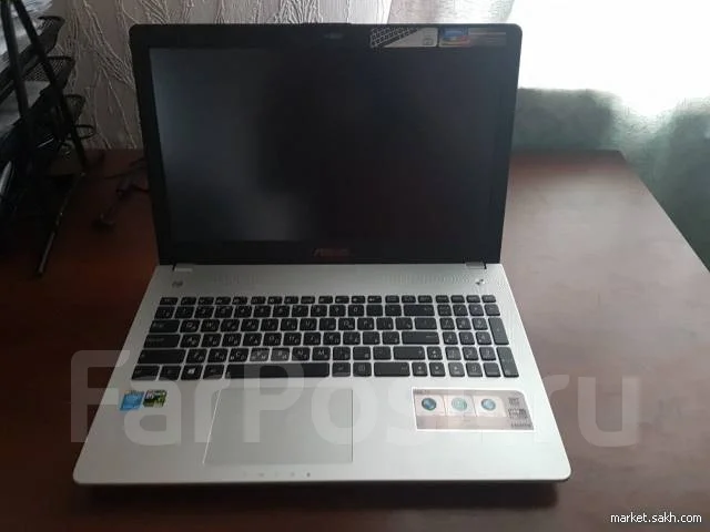 Asus N56. 15.4", 2 400����, ��� 6 ��, ���� 700���, WiFi: 1, Bluetooth: 1, ����������� �� 3��. ����