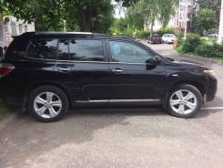 Комплект оригинальных колес с зимней резиной Toyota Higlander. 7.5x19 5x114.30 ET35 ЦО 60,1 мм.
