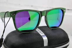 Очки Ray-Ban.