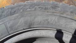 Bridgestone Blizzak Revo1. Зимние, без шипов, износ: 30%, 2 шт