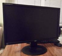 LG. 23" (58 см), технология LCD (ЖК)