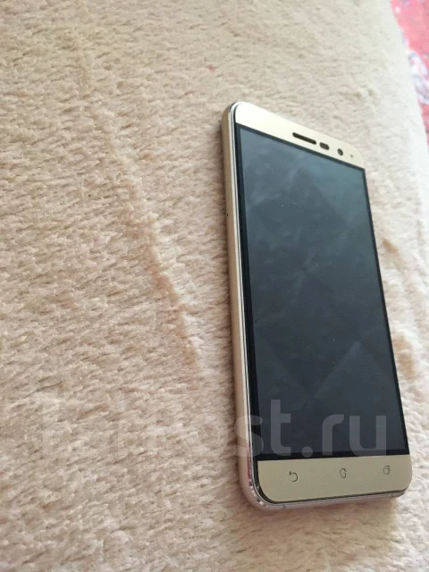 Asus ZenFone 3 ZE520KL. �/� ����