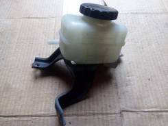 Бачок для тормозной жидкости. Toyota Harrier, GSU30, GSU30W, GSU31, GSU35, GSU35W, GSU36, MCU30, MCU30W, MCU31, MCU31W, MCU35, MCU35W Двигатели: 1MZFE...