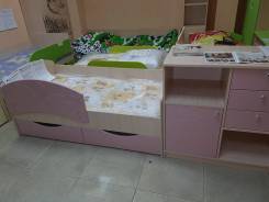Кровати.