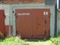 Гаражи капитальные. Русская 73б, р-н Вторая речка, 17 кв. м., подвал.