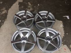 Vossen. 8.5x18, 5x114.30, ET35, ЦО 73,1 мм.