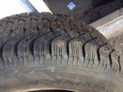Goodyear UltraGrip 500. Зимние, шипованные, износ: 60%, 3 шт