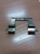 Зажим тормозной колодки. Toyota Kluger V, MHU28 Toyota Harrier, MHU38, GSU35, MCU35, GSU36, GSU31, GSU30, MCU36, ACU30, ACU35, MCU31, MCU30 Toyota Hig...