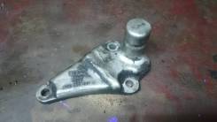 Кронштейн опоры двигателя. Toyota: Cressida, Corona, Crown, Quick Delivery, Sprinter Trueno, Corolla, Tercel, MR-S, Dyna, Raum, Hilux, Carina, Sprinte...