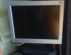 LG. 15" (38 см), технология LCD (ЖК)
