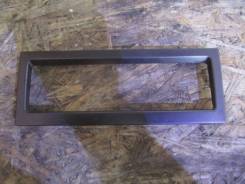 Накладка консоли. Volkswagen Passat, 3B3, 3B6 Двигатели: ALT, ALZ, AMX, APR, AQD, ATQ, AVB, AVF, AWL, AWM, AWT, AWX, AZM, BAU, BDG, BDH, BDN, BDP, BFF...