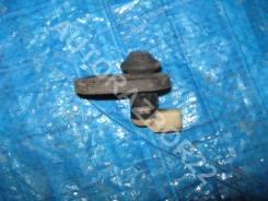 Концевик двери багажника. Toyota: Lite Ace Noah, Mark II Wagon Blit, Prius, Crown, Avensis Verso, Cresta, Town Ace, Corolla Verso, Corolla, Tundra, Cr...