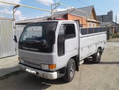Nissan Atlas. , 3 000 куб. см., 2 000 кг.