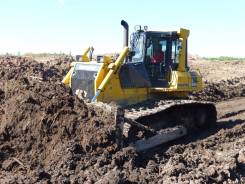 Komatsu D65E-12. Бульдозер