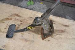 Педаль тормоза. Nissan Wingroad, VEY11, VFY11, VGY11, VHNY11, VY11, WFY11, WHNY11, WHY11, WPY11 Nissan AD, VEY11, VFY11, VGY11, VHNY11, VY11, WFY11, W...