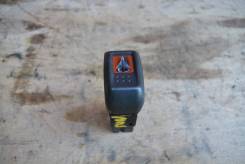 Кнопка включения аварийной сигнализации. Nissan Wingroad, VENY11, VEY11, VFY11, VGY11, VHNY11, VY11, WFY11, WHNY11, WHY11, WPY11, WRY11 Nissan AD, VEN...