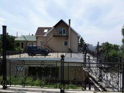 Продаётся коттедж в одном из лучших районов Владивостока (обмен). Улица Неманская 40, р-н Столетие, площадь дома 294 кв. м., водопровод, скважина, эле...