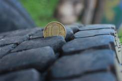 Продам 2 колеса 235-75-17.5