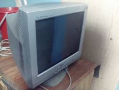 LG. 17" (43 см), технология CRT (ЭЛТ)