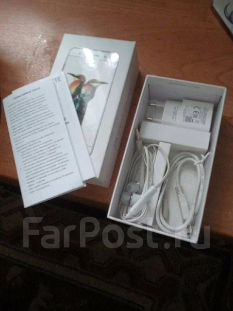 ZTE Blade V7. �/� ����