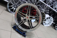 Vossen LC-107. 8.0x18", 5x114.3, ET35 ����