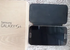 Samsung Galaxy S4. �/�