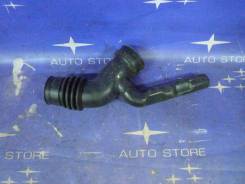 Патрубок воздухозаборника. Subaru Forester, SF9 Двигатели: EJ25, EJ254