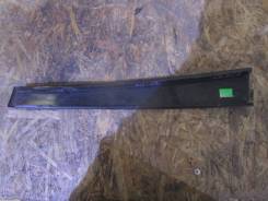 Накладка на стойку. Volkswagen Passat, 3B3, 3B6 Двигатели: ALT, ALZ, AMX, APR, AQD, ATQ, AVB, AVF, AWL, AWM, AWT, AWX, AZM, BAU, BDG, BDH, BDN, BDP, B...
