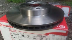 ���� ��������� Brembo Toyota Corolla ������� 09982410 09982410 ����